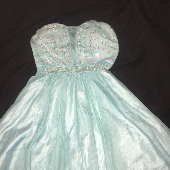 dress - Picture 3 of 5